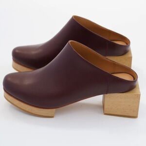 Elegant Brown Leather Mules